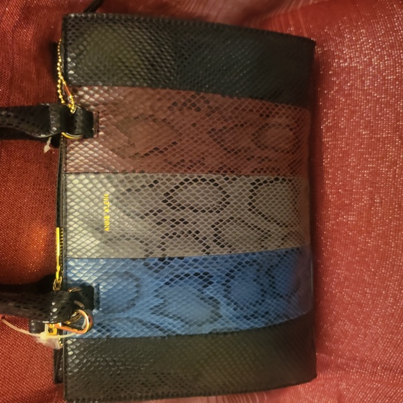 NWT ANNE KLEIN PATCHED SATCHEL - Picture 3 of 9